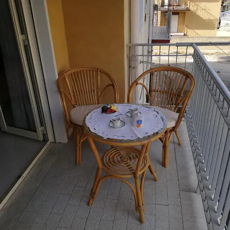 La Di Empedocle Apartament *
